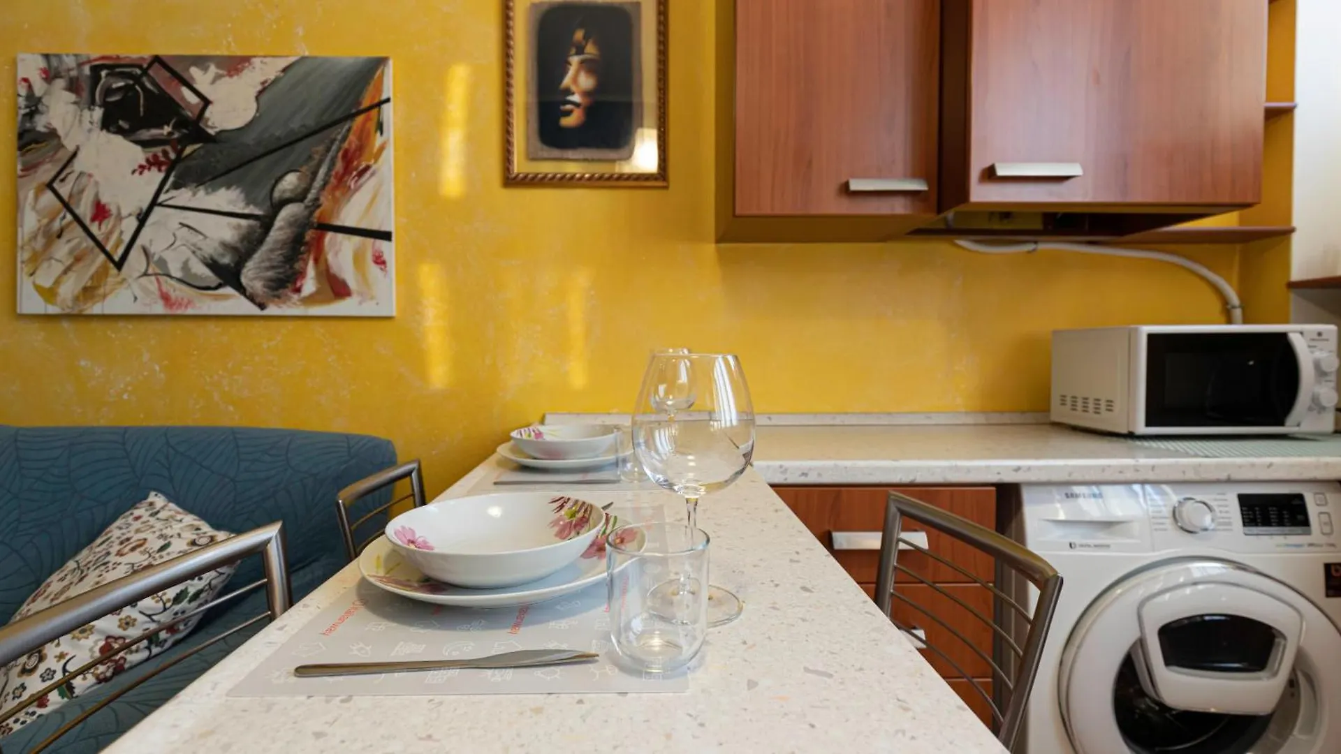 Shanti Apartment Monza
