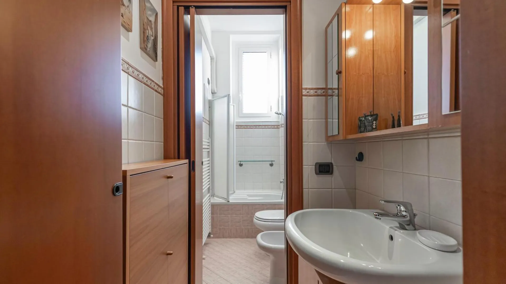 Shanti Apartment Monza