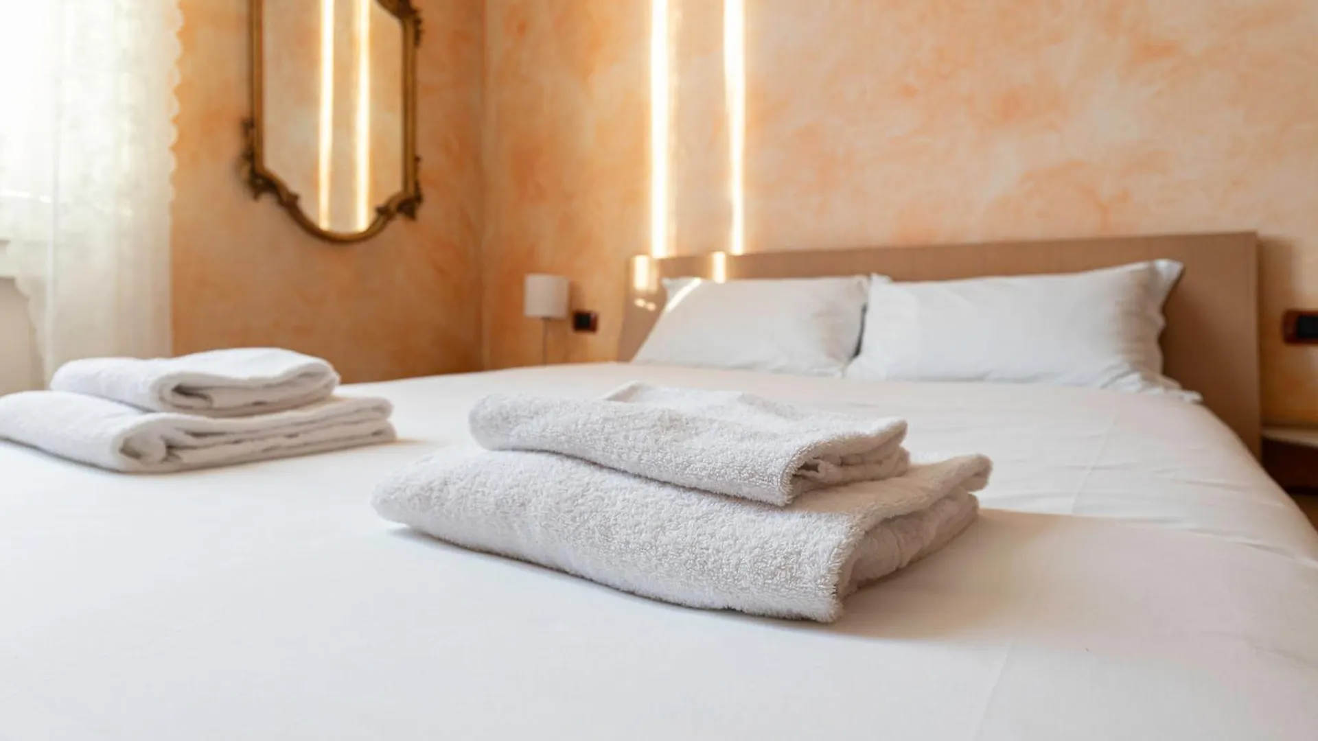 Shanti Apartment Monza 0*,  Italy