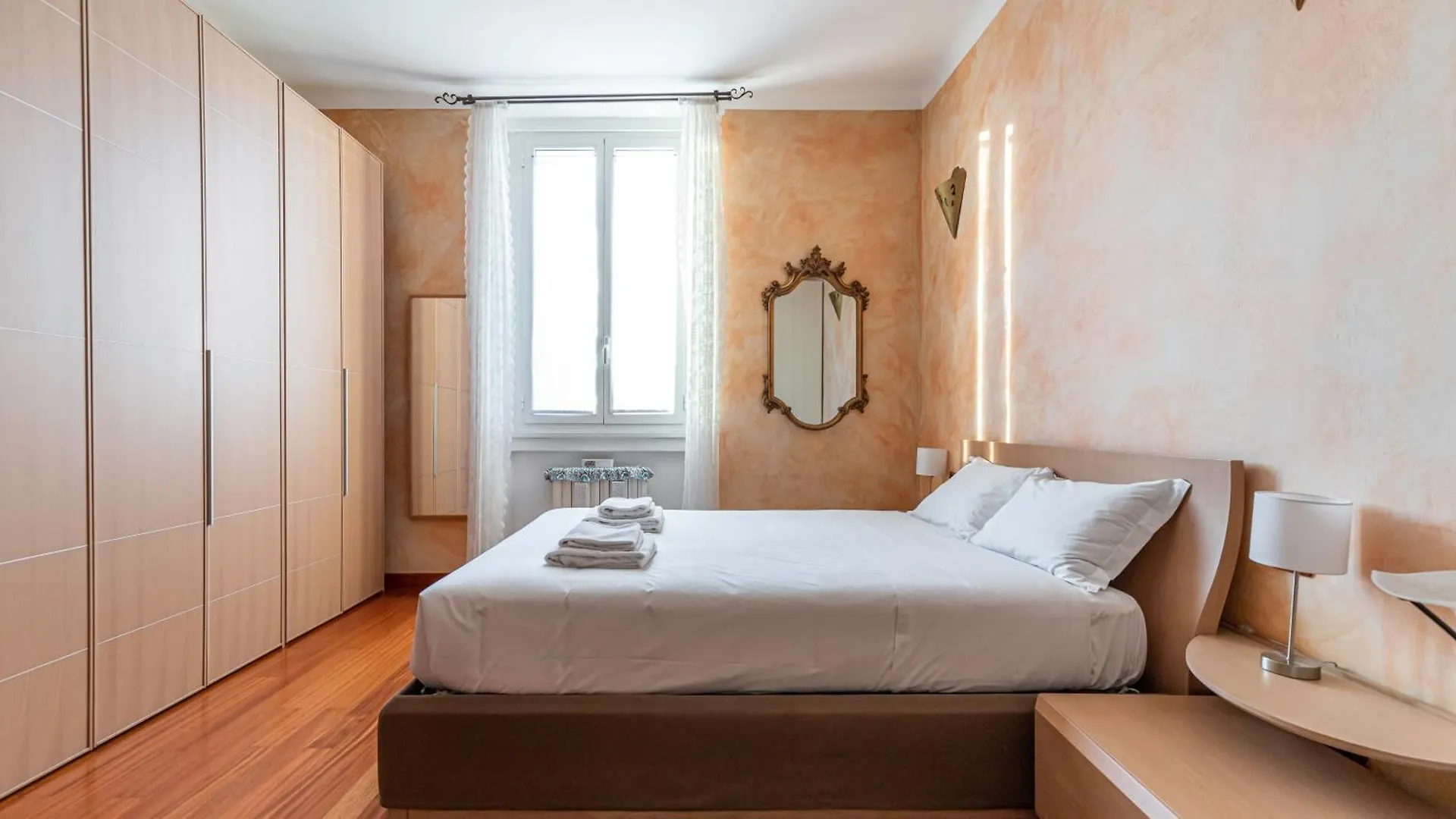 Shanti Apartment Monza