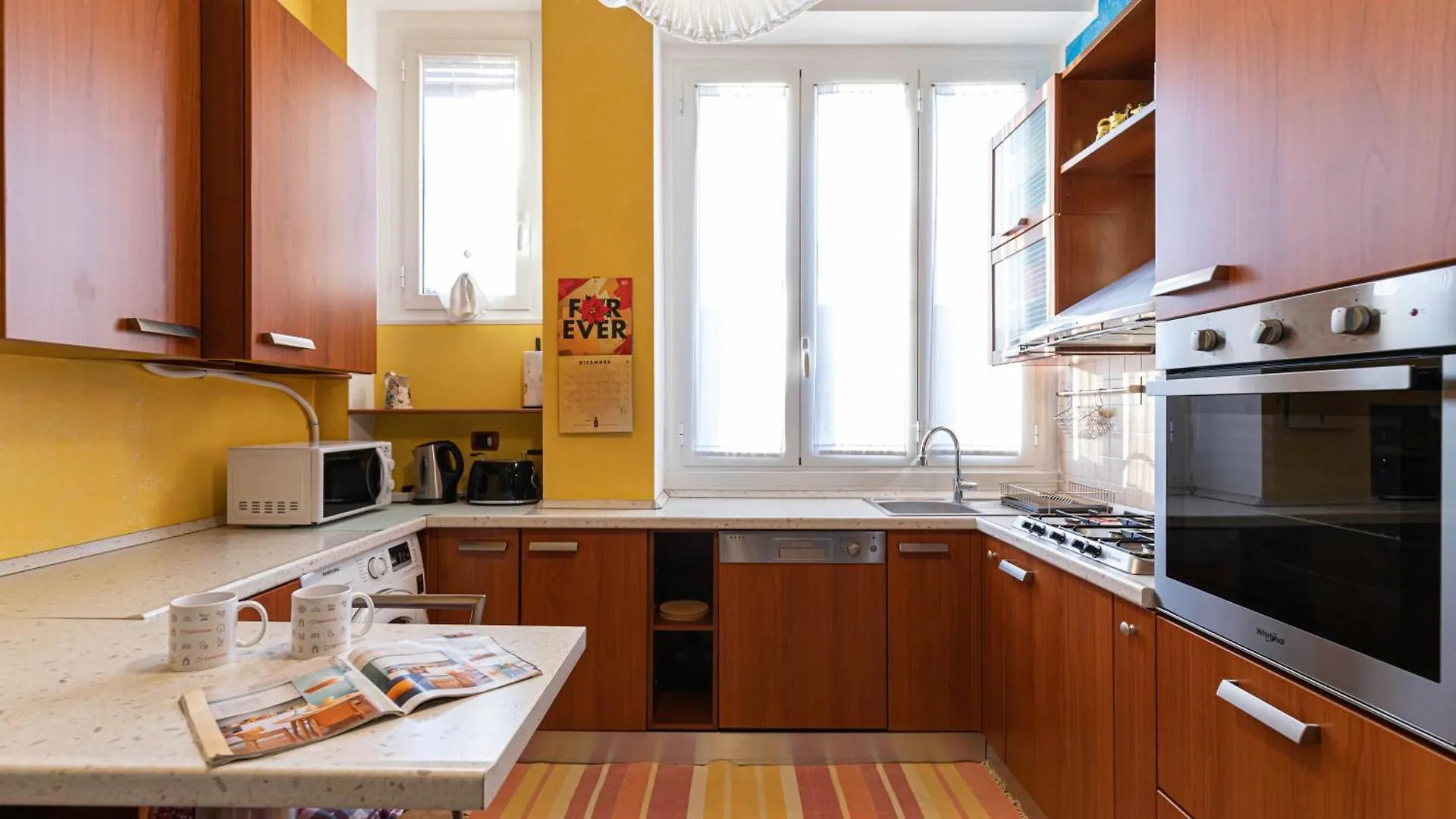 Shanti Apartment Monza Italy